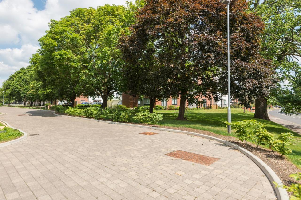 Greenfield Modern 3Br Home - Southcote Lane , ريدينج المظهر الخارجي الصورة