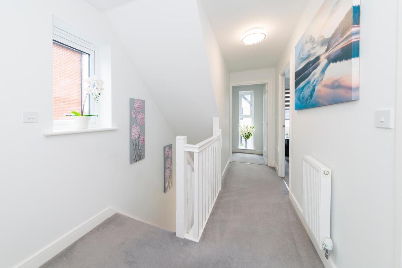 Greenfield Modern 3Br Home - Southcote Lane , ريدينج المظهر الخارجي الصورة