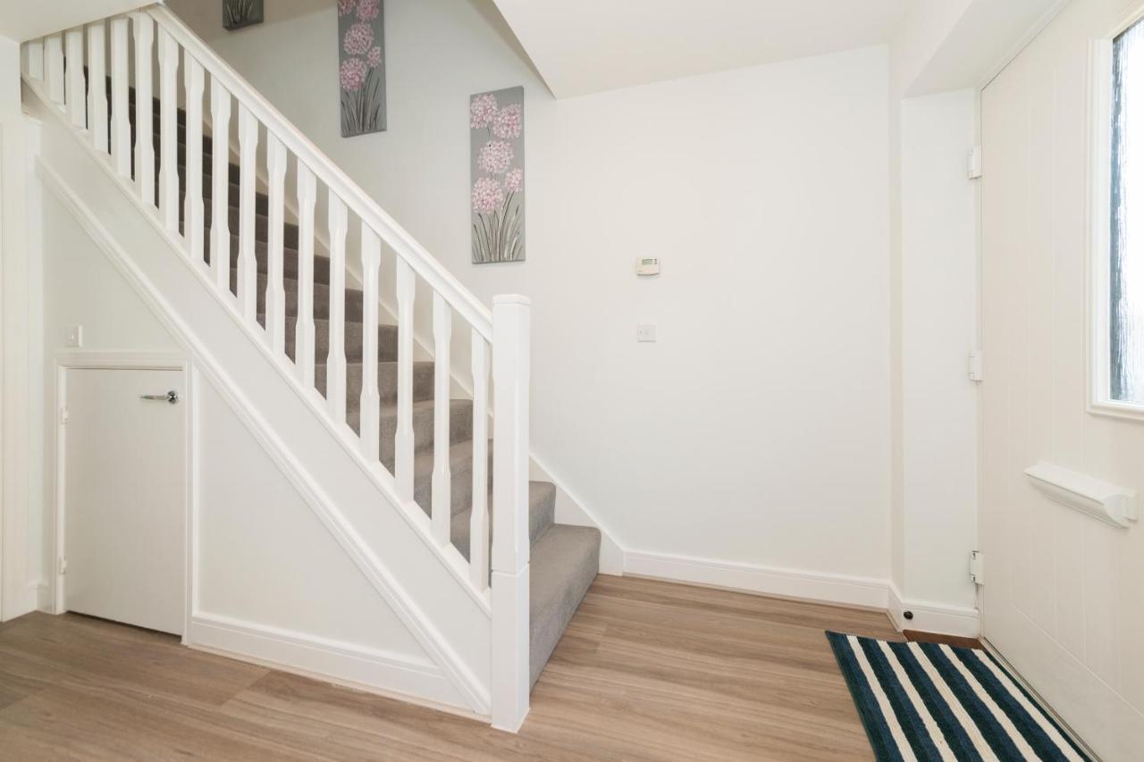 Greenfield Modern 3Br Home - Southcote Lane , ريدينج المظهر الخارجي الصورة