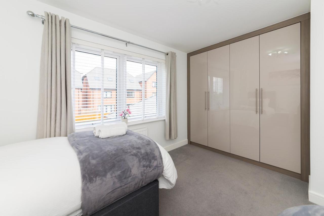 Greenfield Modern 3Br Home - Southcote Lane , ريدينج المظهر الخارجي الصورة