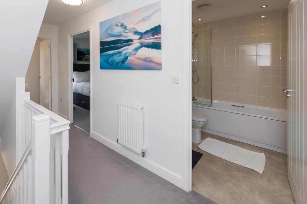 Greenfield Modern 3Br Home - Southcote Lane , ريدينج المظهر الخارجي الصورة