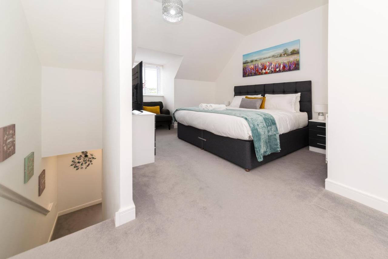 Greenfield Modern 3Br Home - Southcote Lane , ريدينج المظهر الخارجي الصورة