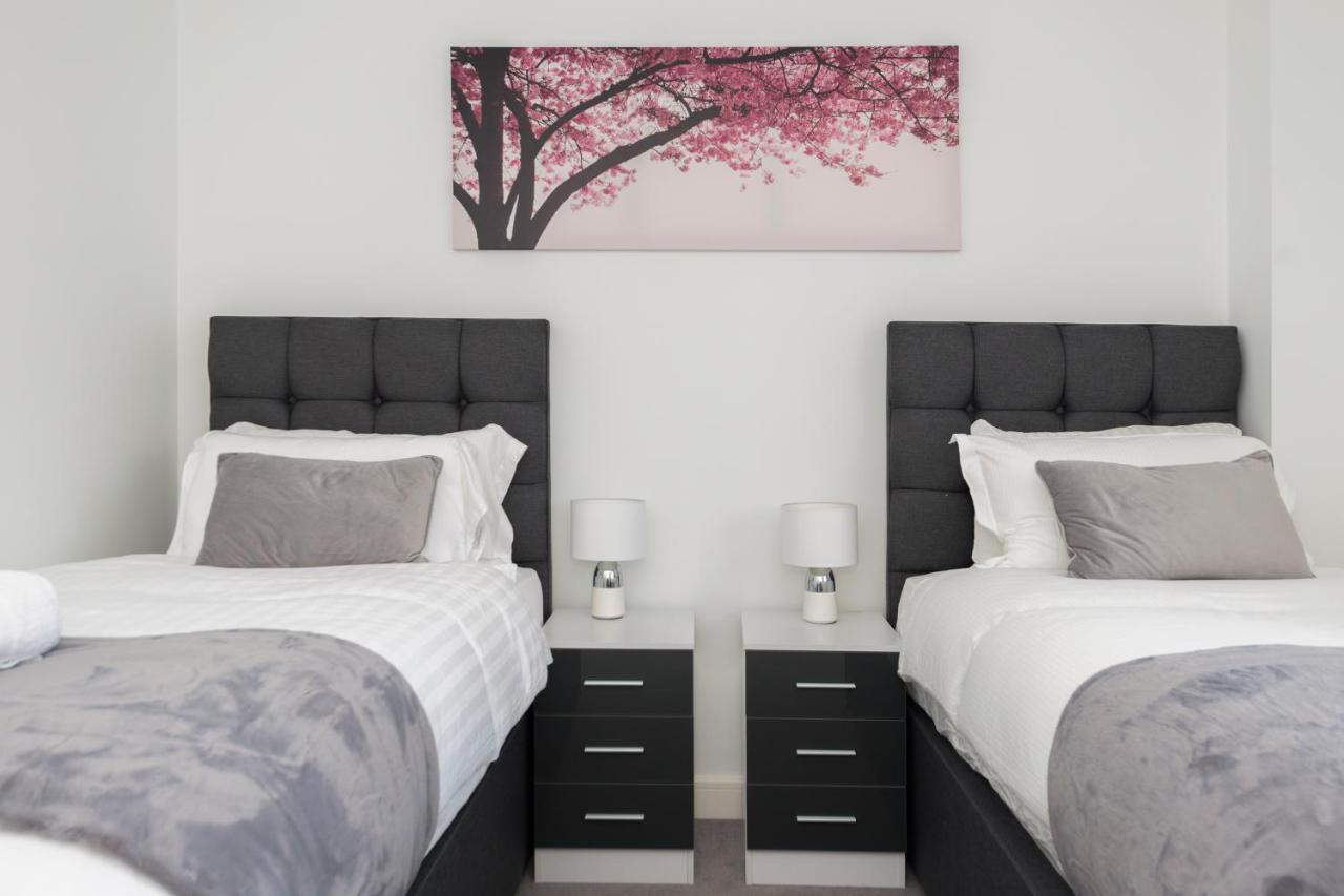 Greenfield Modern 3Br Home - Southcote Lane , ريدينج المظهر الخارجي الصورة