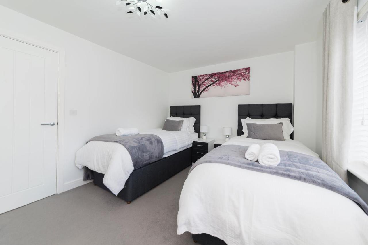 Greenfield Modern 3Br Home - Southcote Lane , ريدينج المظهر الخارجي الصورة